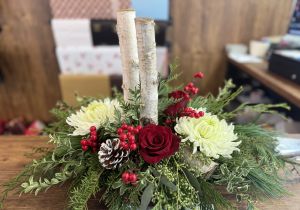 Traditional Christmas Centerpiece 