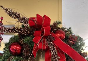 Bronze and Red Wreath