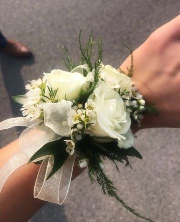 Blanc Belle Wrist Corsage