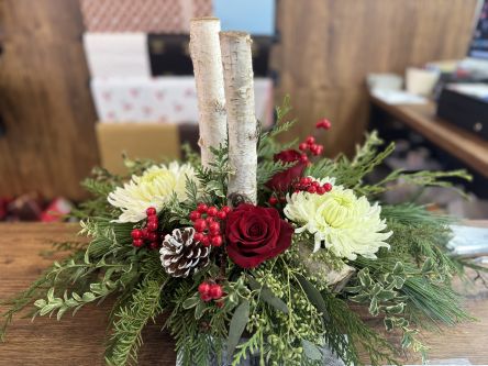 Traditional Christmas Centerpiece 