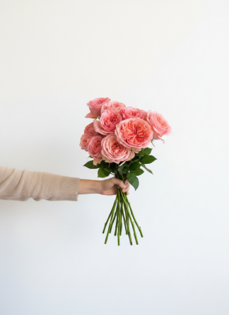 Luxurious Dozen Garden Roses